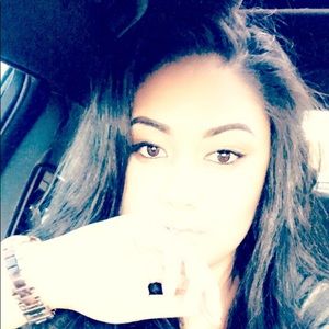 Meet your Posher, Fia